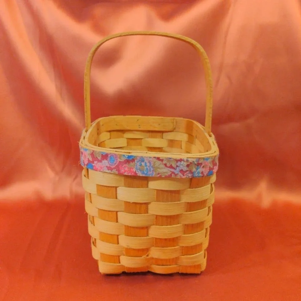 Vintage Woven Wood Splint Basket with Floral Fabric Trim and Fixed Handle